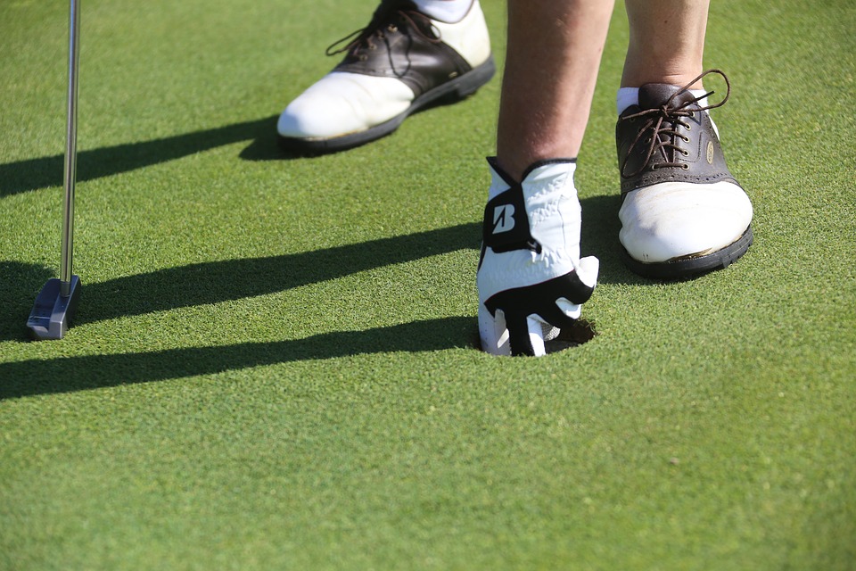 The Best Golf Shoes for Women and Men