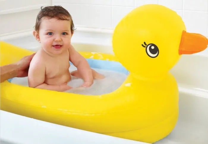 Munchkin-White-Hot-Inflatable-Duck-Tub