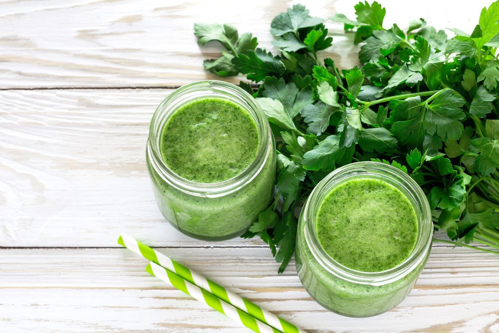 7 Best Juicers for Greens in 2022