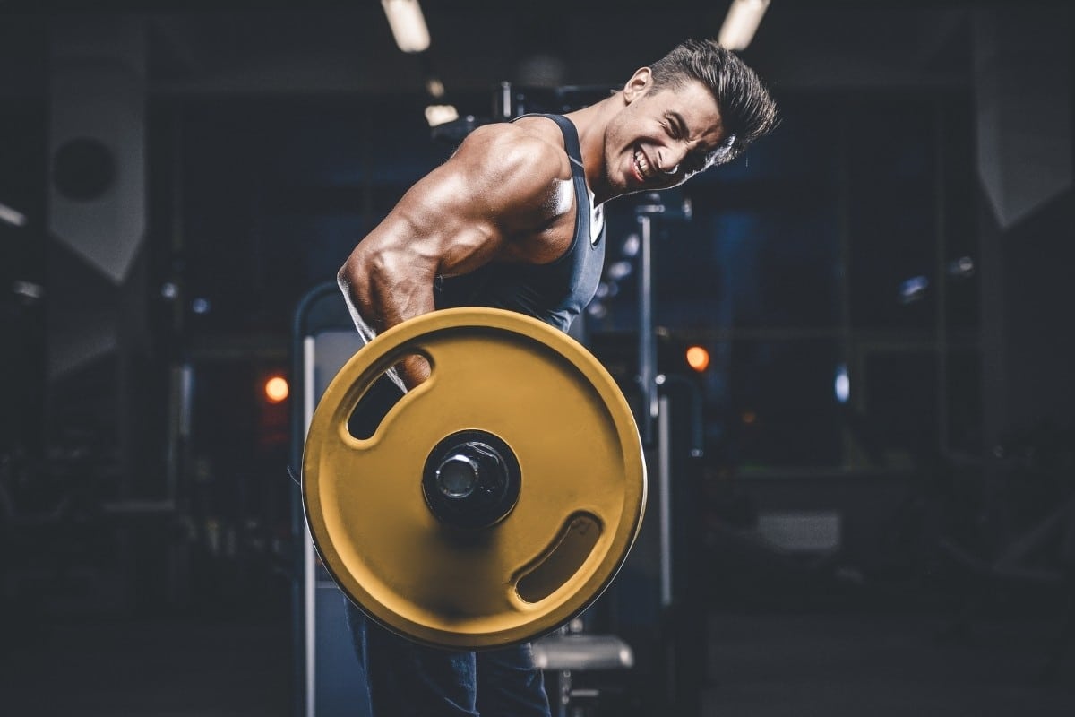 Powerlifting vs. Bodybuilding: What’s the Difference?