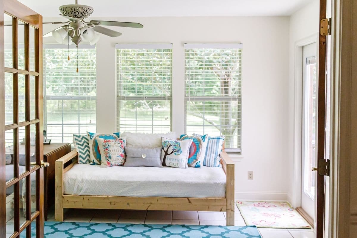 Daybed vs. Futon Which Lounger Is Better? shelf