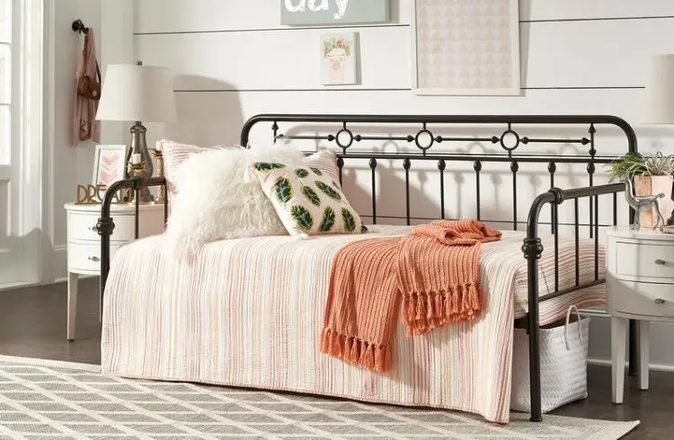 Laurel Foundry Modern Farmhouse Larry Daybed