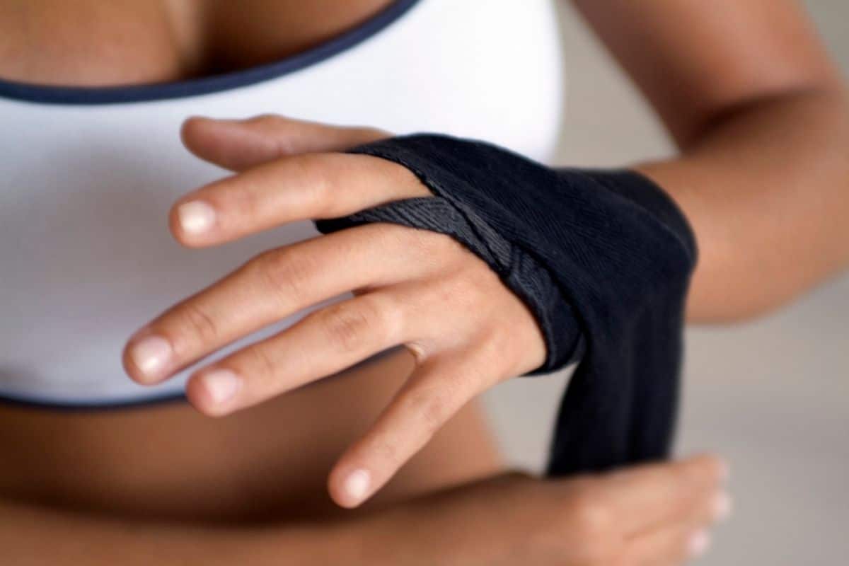 5 Best Wrist Wraps in 2024 CrossFit, Bench Press, Powerlifting shelf