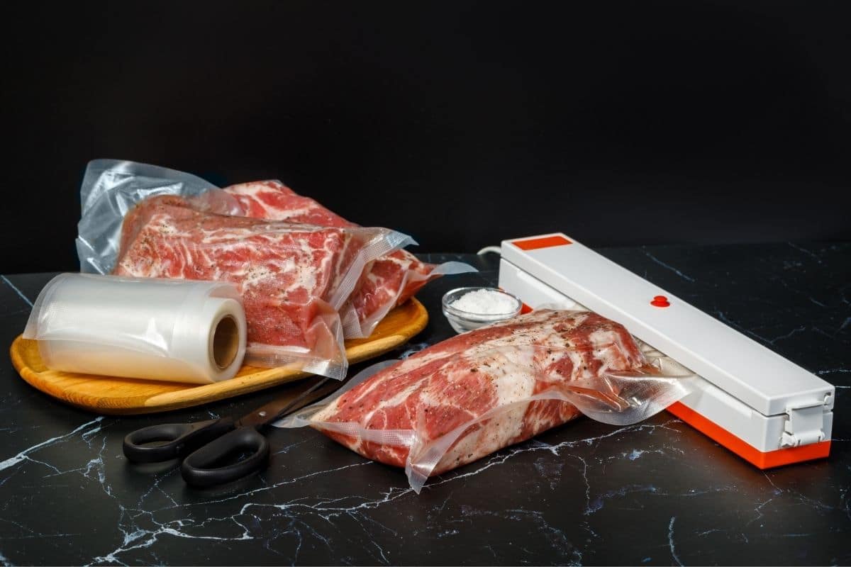 What is a Vacuum Sealer? Benefits and Types of Vacuum Sealers