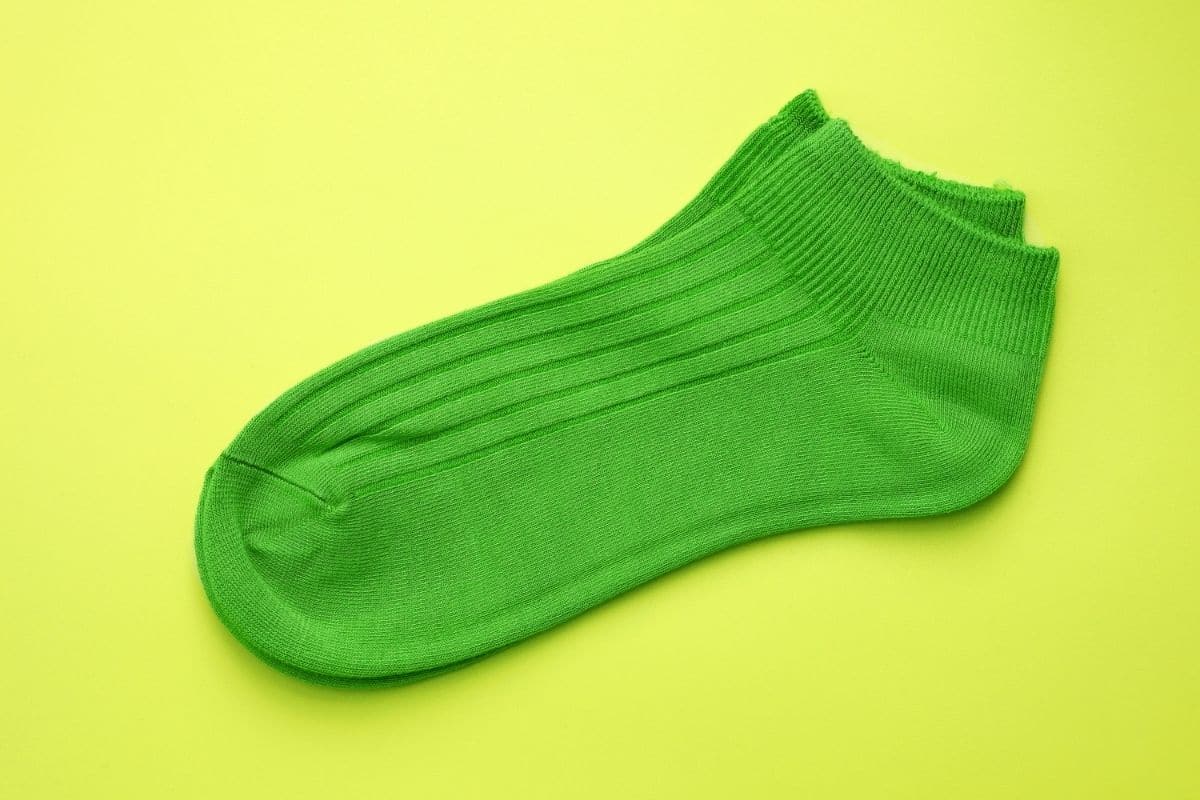 Staying Cool: The 6 Best Bamboo Socks in 2022