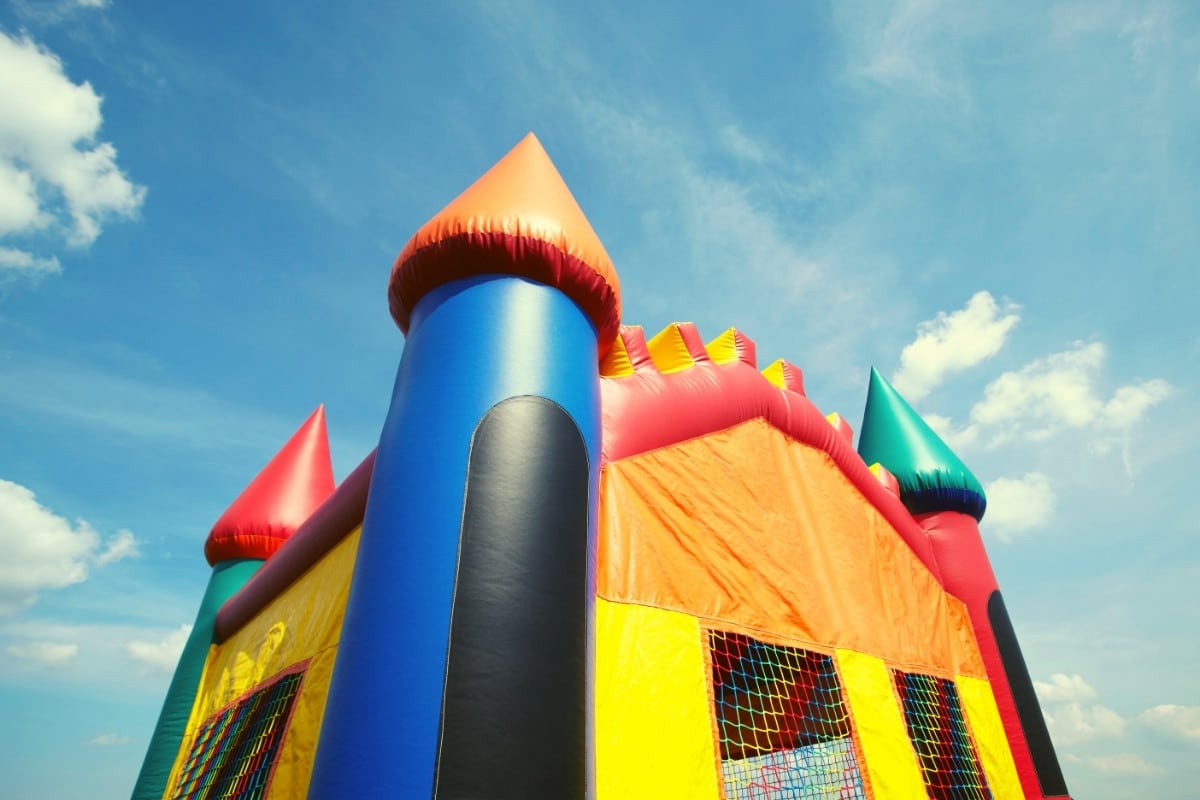 6 Best Bounce Houses for Home Use in 2024
