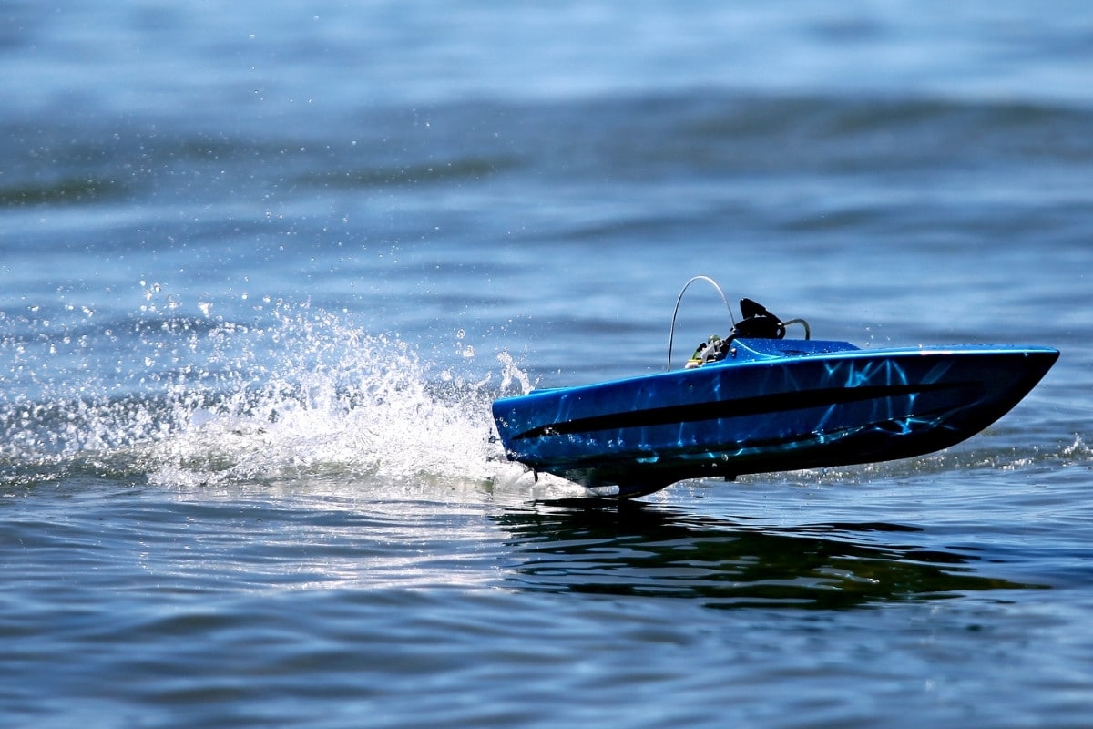 7 Best RC Boats in 2022
