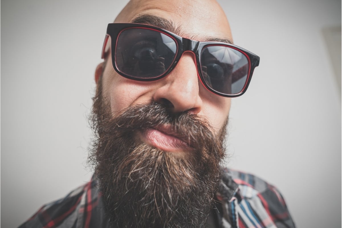 6 Best Beard Trimmers for Long Beards: Cordless, Corded, Professional, Accessories (2022)