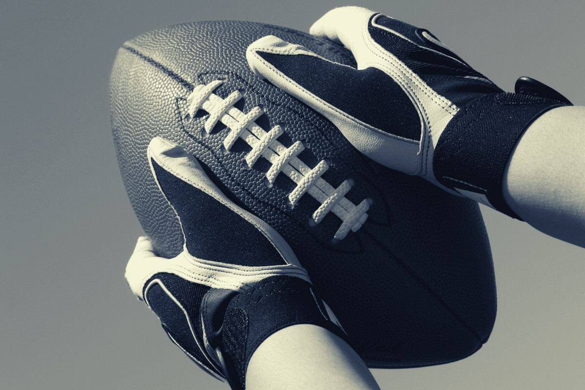 7 Best Football Gloves: Best Grip, Linemen, Quarterback, Receiver (2023)